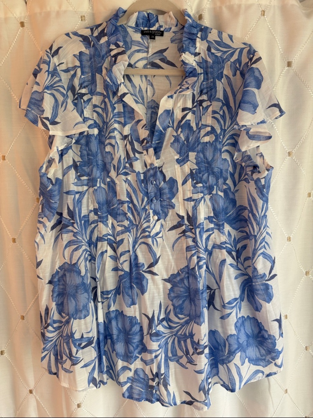 Ava & Grace Blue and White Floral Ruffle Pintuck Blouse